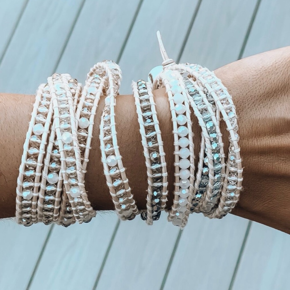 🆕🌿🤍VICTORIA EMERSON: White Crystals Five Wrap Bracelet